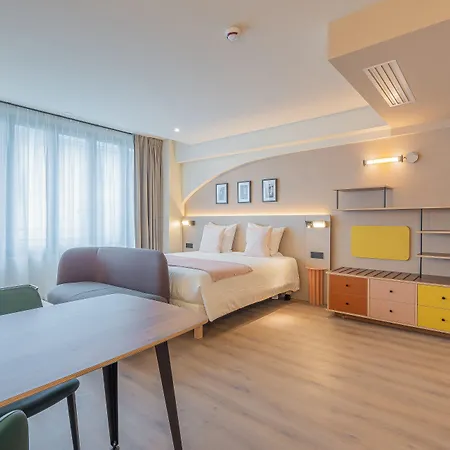 Yuna Montmartre - باريس