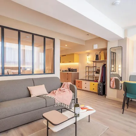 Yuna Montmartre - 4*