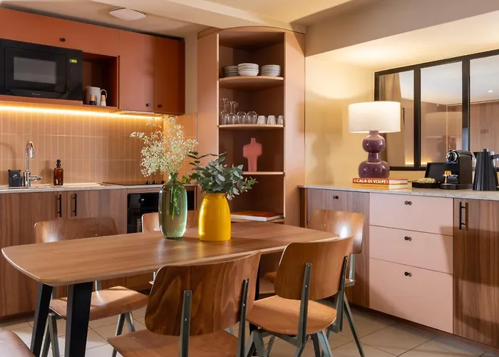 Yuna Montmartre - Parigi