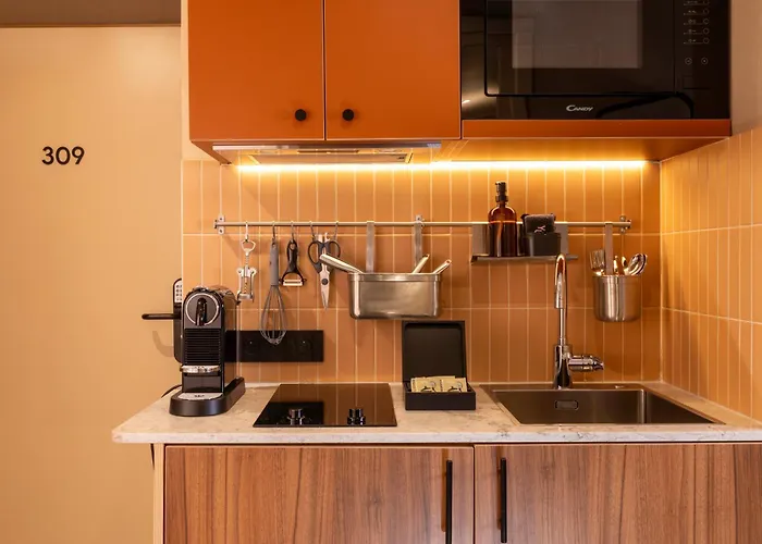 Aparthotel Yuna Montmartre - 4*