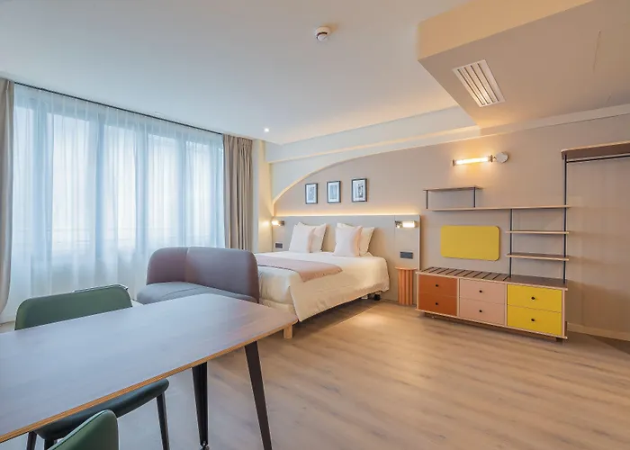 Yuna Montmartre - Parigi