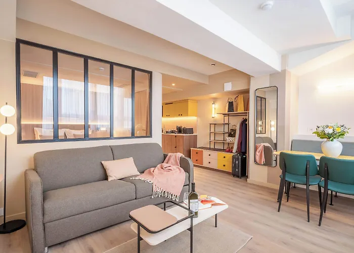 Yuna Montmartre - 4*