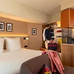 Yuna Montmartre - Lägenhetshotell Paris